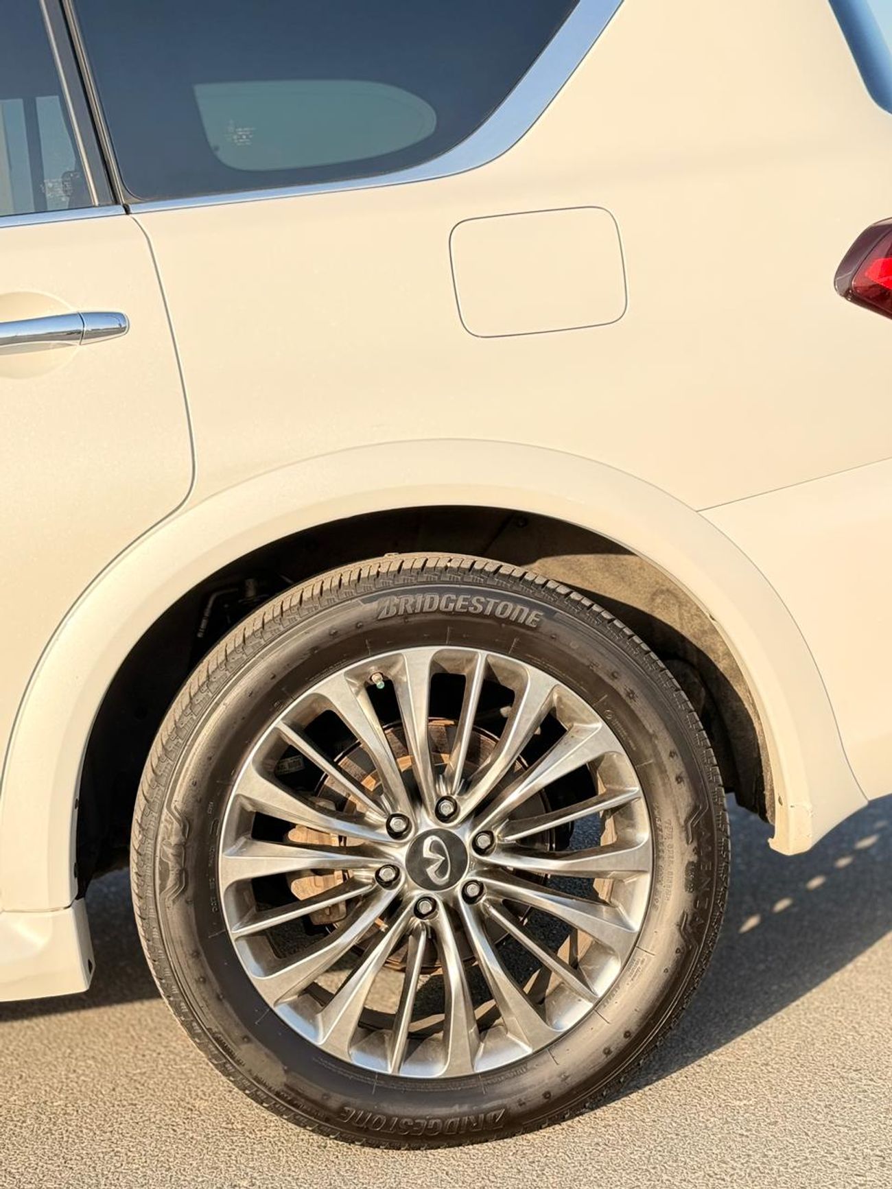 إنفينيتي QX80 Luxury 5.6L