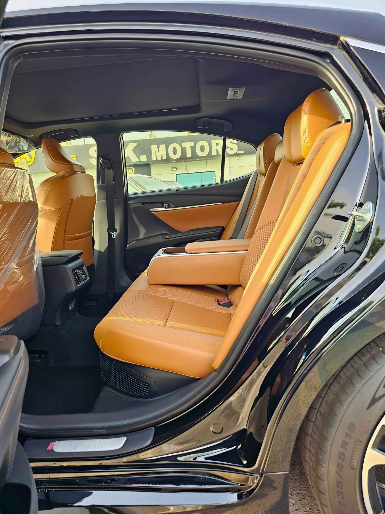 تويوتا كامري HYBRID LUMIERE / 2.5L V4 / 360 CAMERA / PANORAMIC ROOF / HEADUP DISPLAY/ FULL OPTION (CODE # LUMIERE