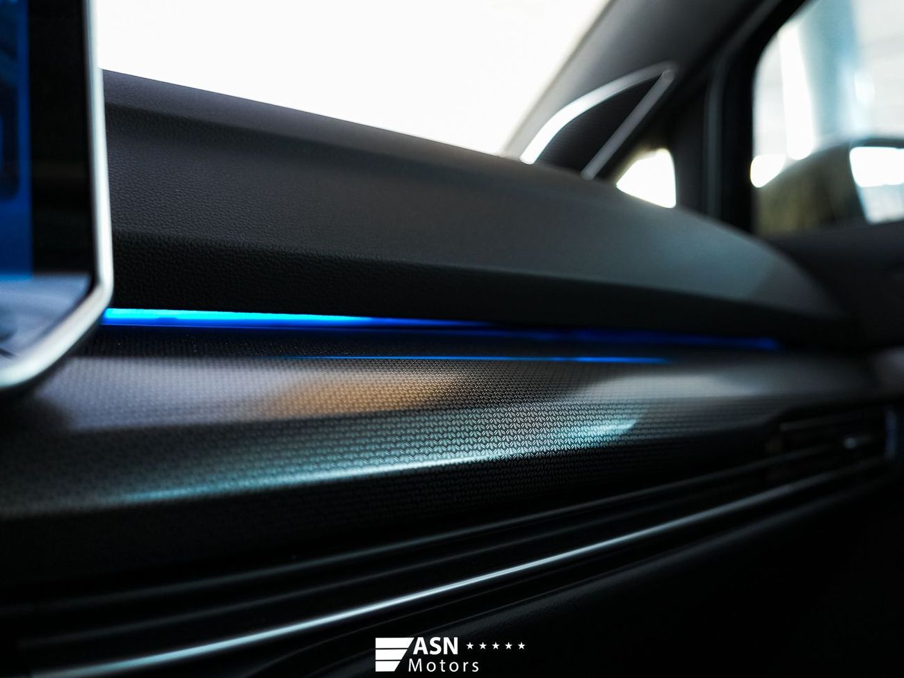 Volkswagen Golf R-Line Black Package Full Edition 2025 (Export Price)