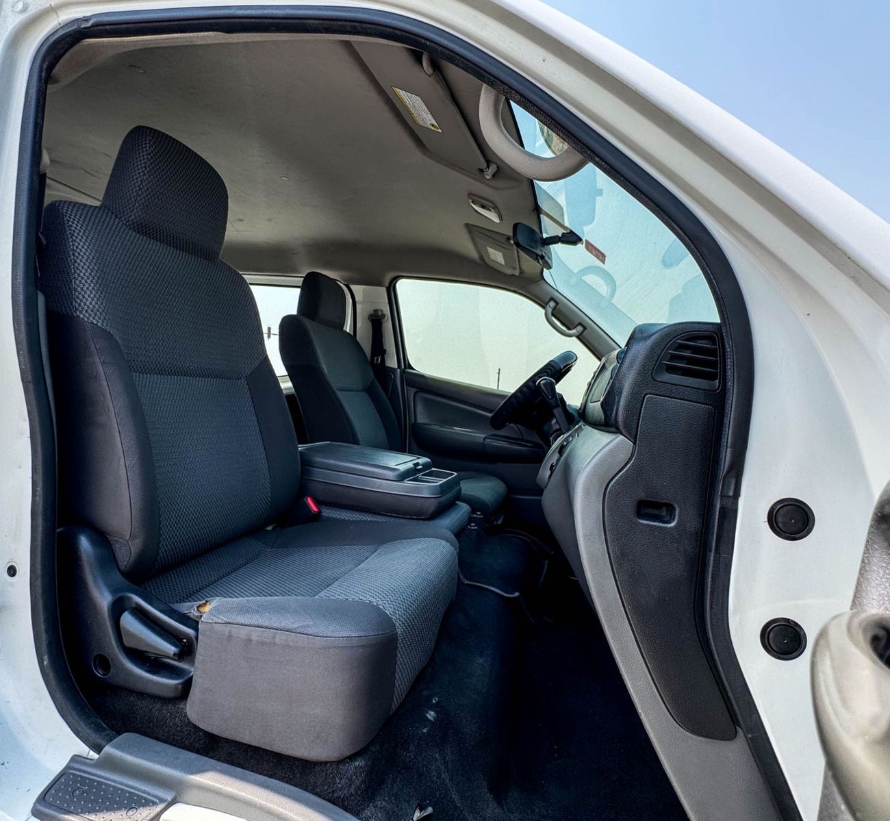 نيسان أورفان نيسان أورفان 2.5 لتر موديل 2019 خليجي بدون حوادث، بحالة ممتازة، قسط شهري 832