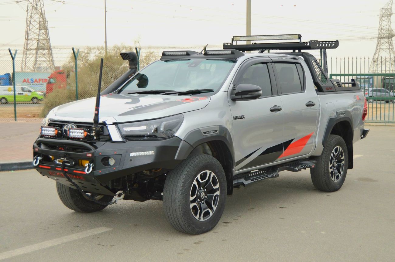 تويوتا هيلوكس Double cabin 2.8L, perfect inside and outside