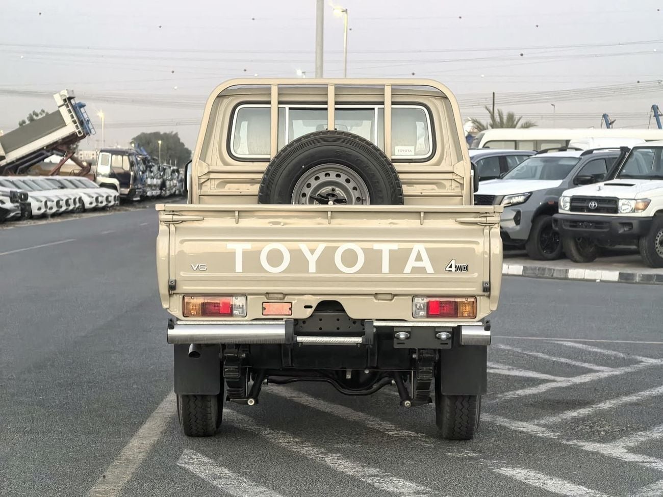 تويوتا لاند كروزر بيك آب TOYOTA LAND CRUISER 79 D/CAB 4.0L PETEOL AUTOMATIC TRANSMISSION WITH DIFF LOCK,POWER WINDOW