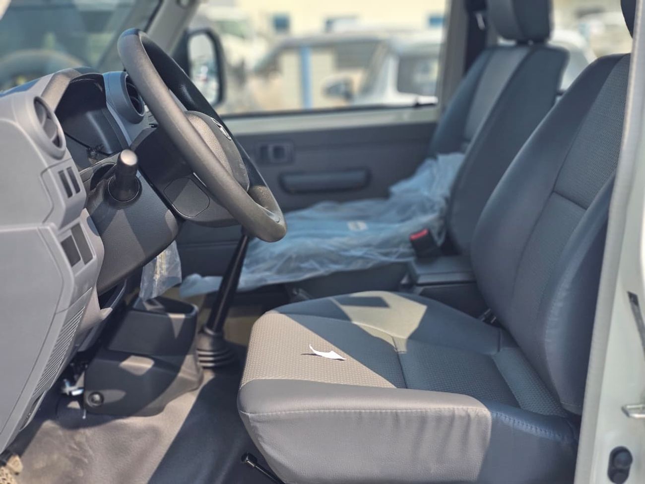 Toyota Land Cruiser Pick Up DC 4.2L DIESEL MANUAL TRANSMISSION ( FOR RE-EXPORT ONLY )