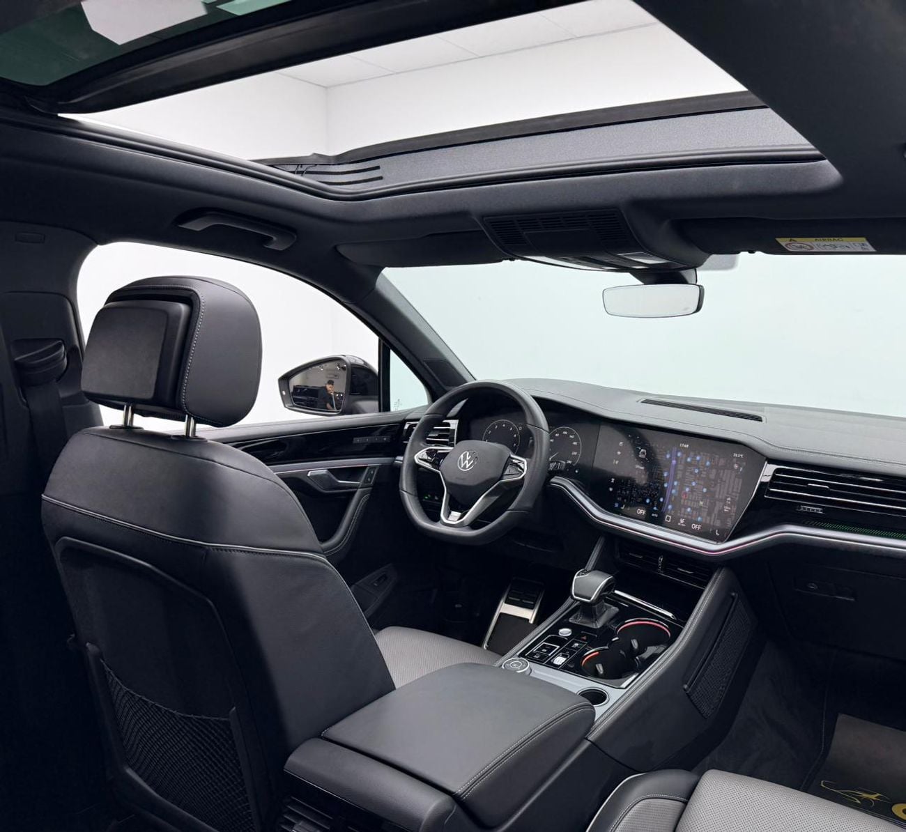 فولكس واجن طوارق  2024 Volkswagen Touareg, 2029 VW Warranty + Service Pack, Full VW Service History, GCC