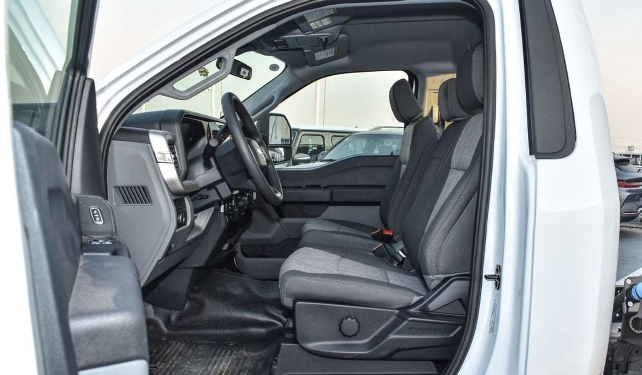 Ford F-550  2026 Ford F-550 Super Duty Chassis Cab | 6.7L Power Stroke Diesel | 330 HP | 4x4