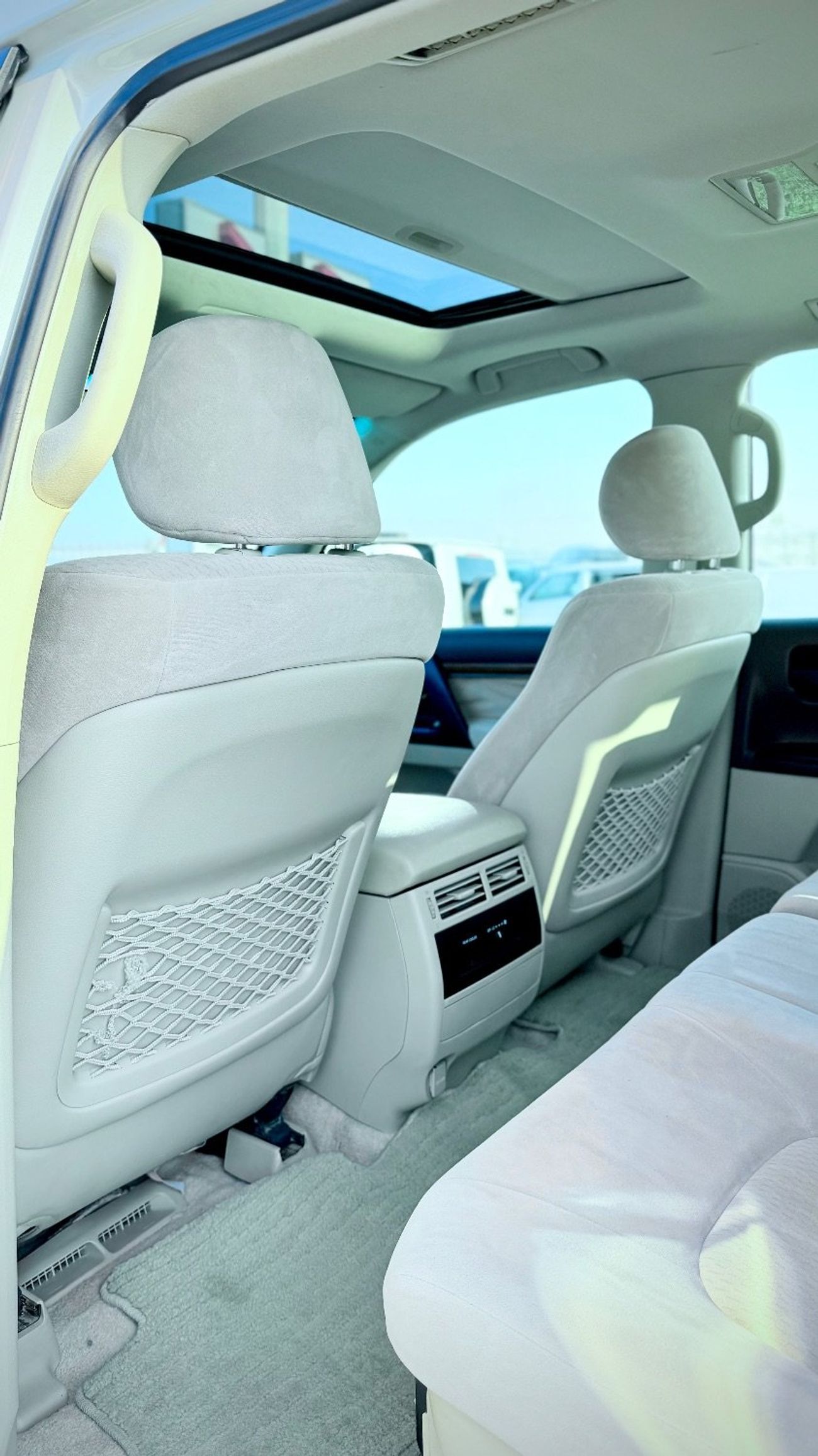 Toyota Land Cruiser 2018 Model GXR Diesel Engine V8 Full Option Very Clean and Perfect Condition