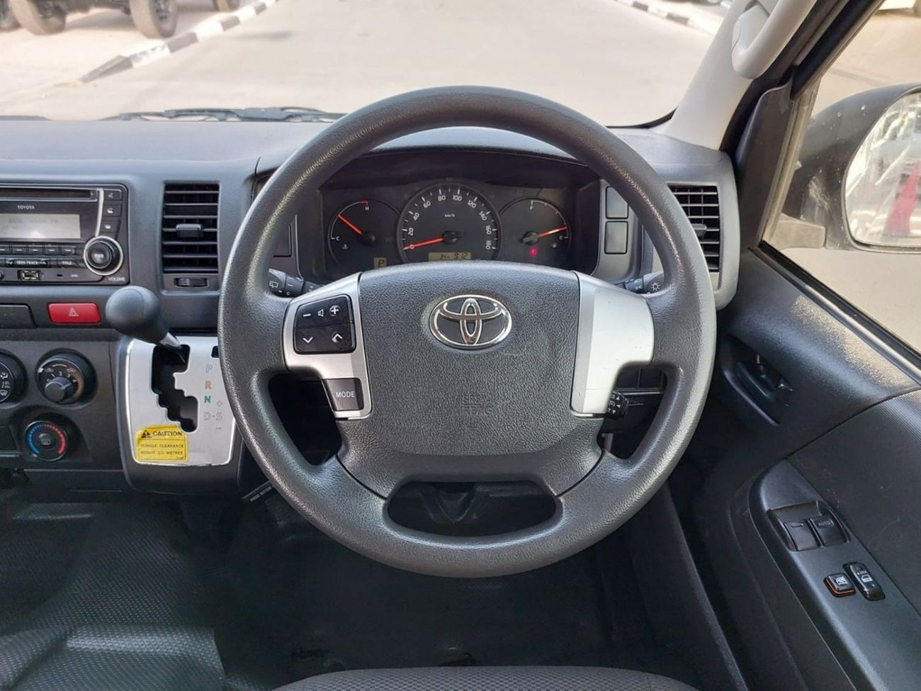 تويوتا هاياس TOYOTA HIACE COMMUTER VAN RIGHT HAND DRIVE(PM64467)