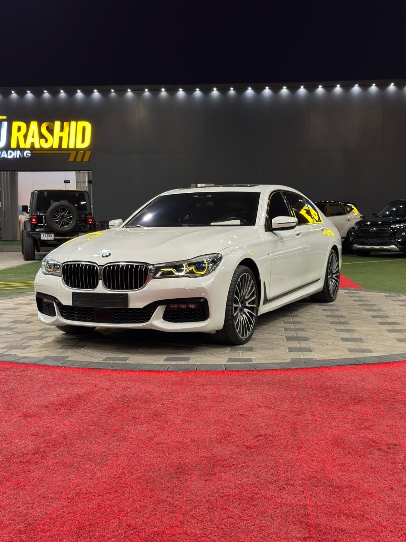 بي أم دبليو 750Li PURE EXCELLENCE