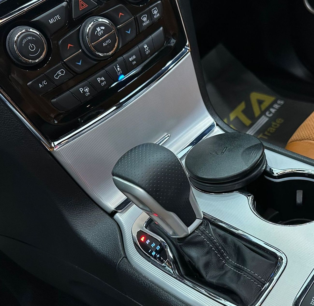 Jeep Grand Cherokee 2019 Jeep Grand Cherokee SRT, November 2024 Jeep Warranty, Full Jeep Service History, Low Kms, GCC