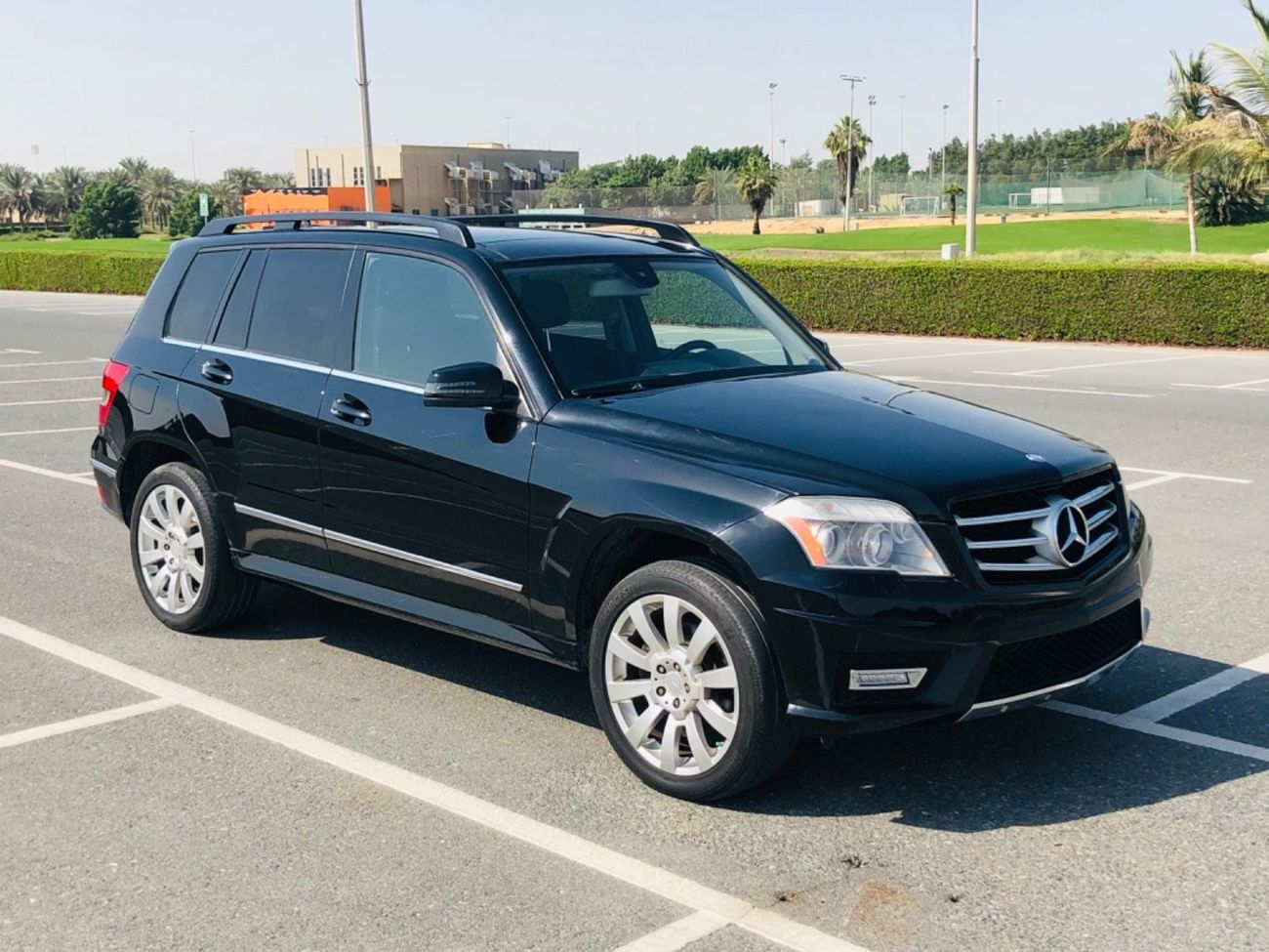 مرسيدس بنز GLK 350 موديل 2012 حاله ممتازه من الداخل والخارج