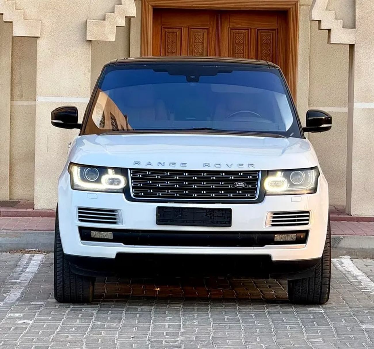 Land Rover Range Rover VOGUE LE GCC Specs
