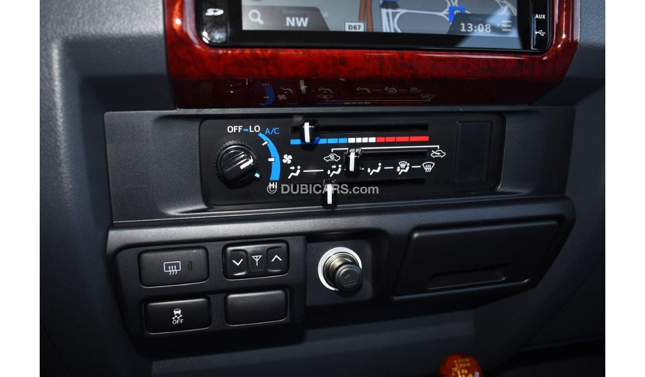 تويوتا لاند كروزر 70 76 V8 4.5L Diesel MT- Full option (Export only)