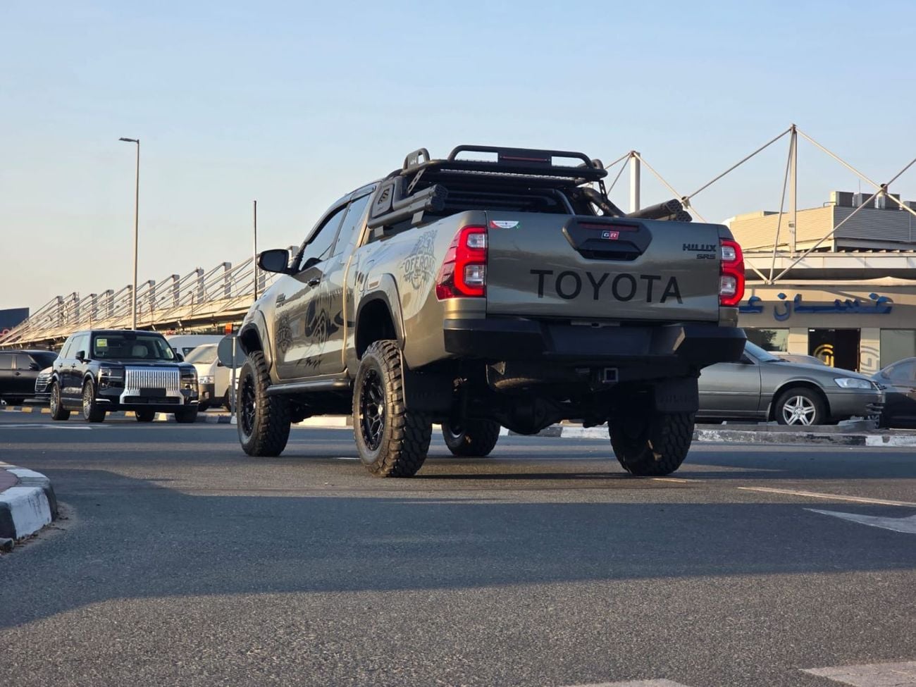 Toyota Hilux 2016 | 2.8L DIESEL ENGINE | MANUAL TRANSMISSION | RHD | SMART CAB | DIGITAL AC | AIR SNORKEL | PUSH