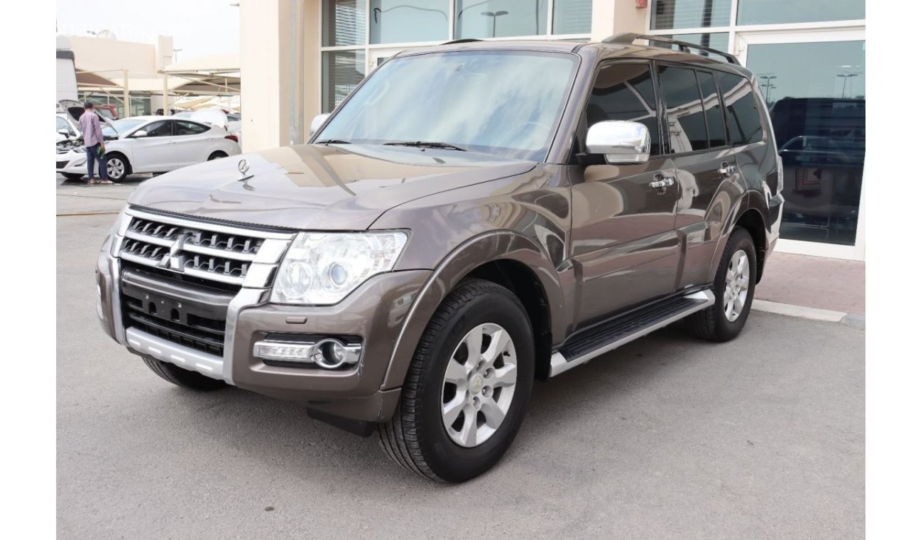 Mitsubishi Pajero GLS Highline Mitsubishi Pajero GLS 3.5L 2015 GCC