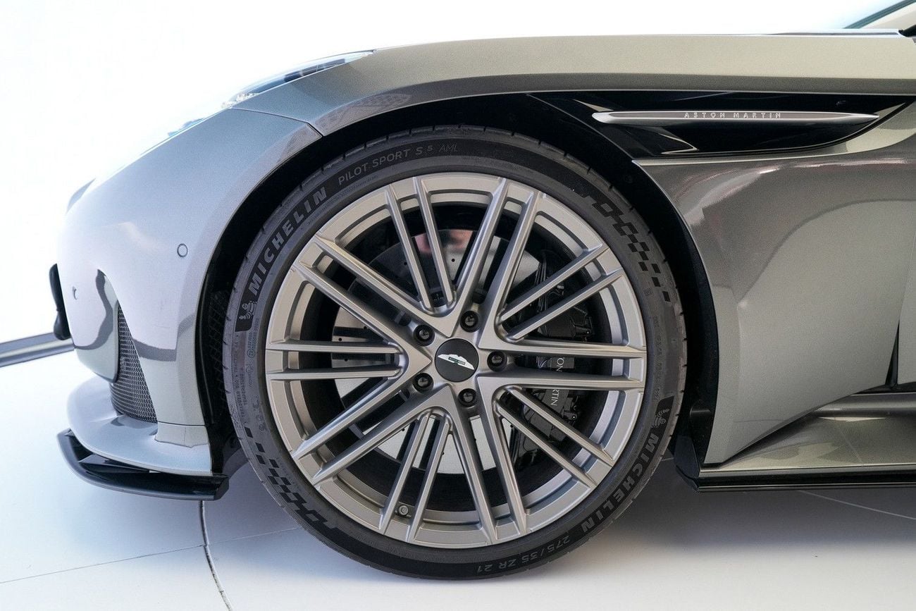 Aston Martin DB12 STD