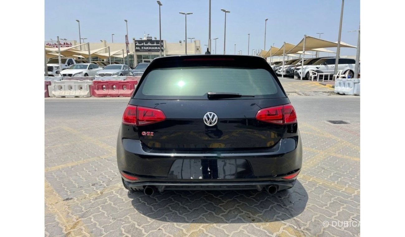 فولكس واجن جولف GTI GTI GTI بحالة ممتازة موديل 2016 فل اوبشن