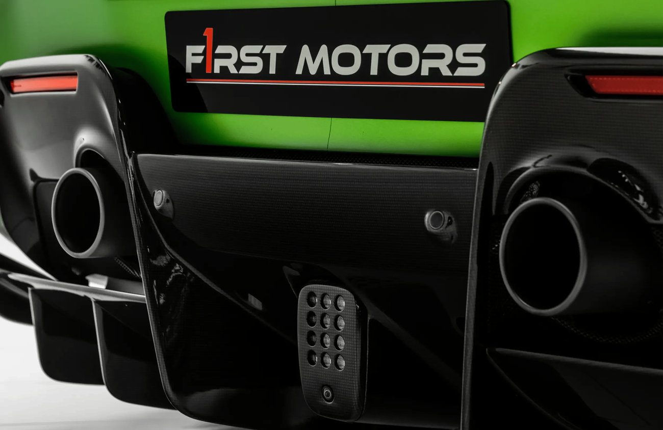 فيراري 488 بيستا سبايدر 3.9L V8 Twin-Turbocharged Engine