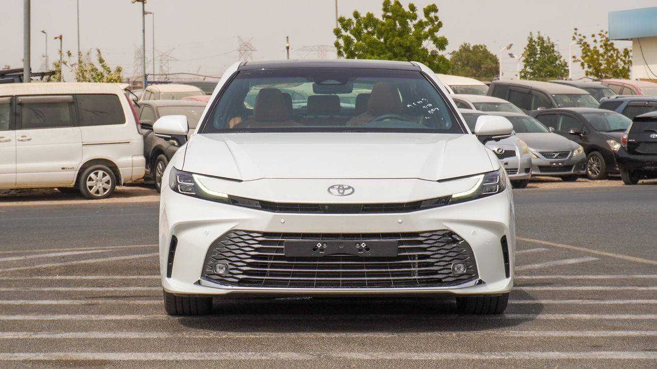 تويوتا كامري LIMITED 2.5L HEV HYBRID
