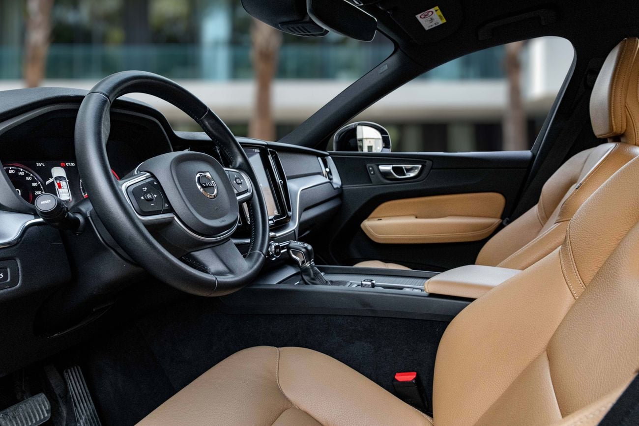 فولفو XC 60 XC60 Momentum T5 | 1,567 P.M | 0% Downpayment | Excellent Condition! | Ramadan Offer!