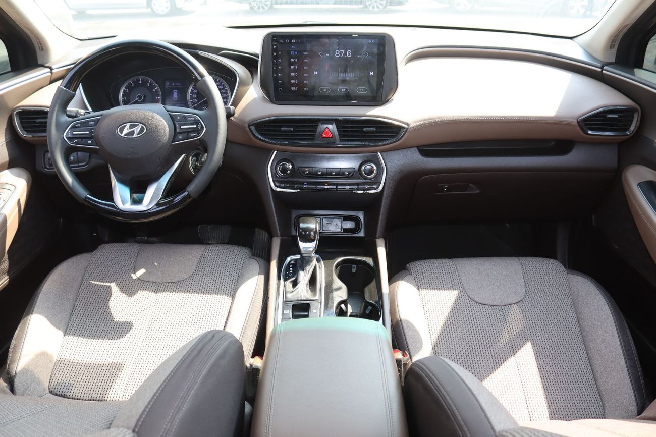 هيونداي سانتا في هيونداي سانتافى 2019 - خليجى - بدون حوادث - محرك 2.4 - عدد 7 مقاعد - بحاله ممتازه