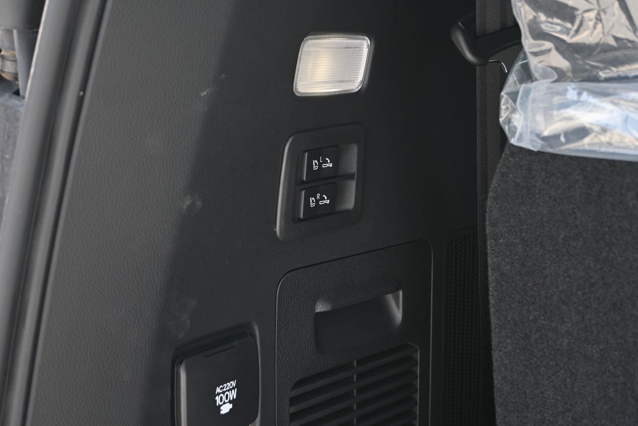 تويوتا لاند كروزر VX 4.0L V6, 4WD, Color Black inside Black, Model 2026