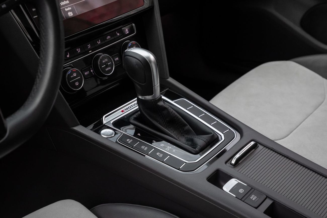 فولكس واجن ارتيون Arteon | 1,663 P.M | 0% Downpayment | SEL | Low KM | Warranty | AWD!