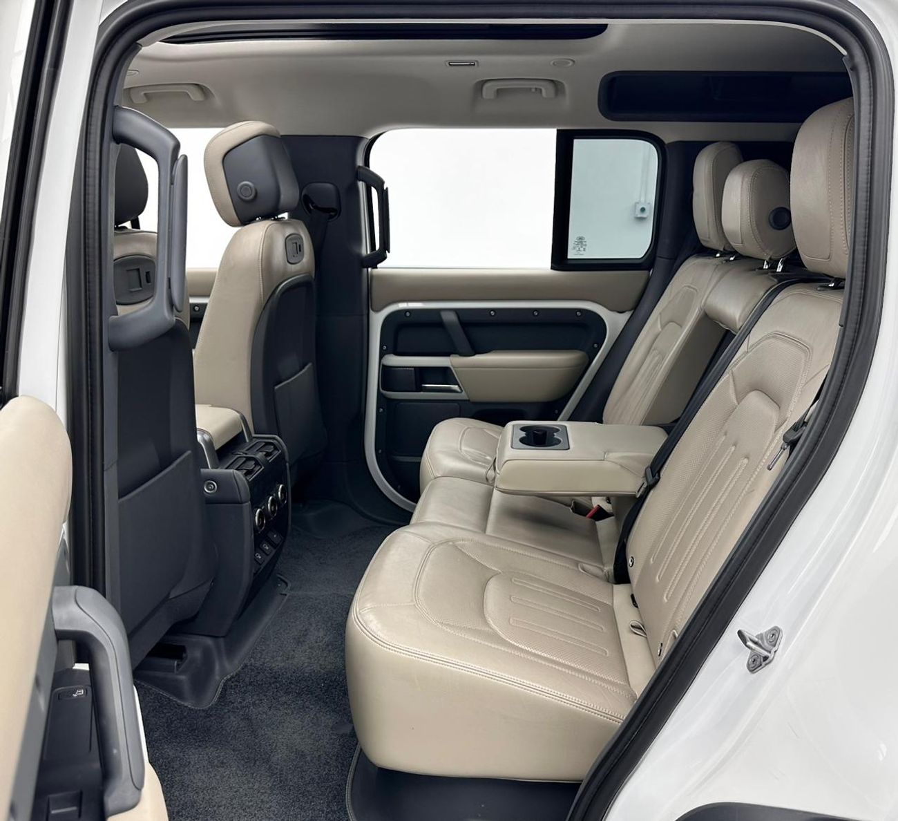 Land Rover Defender P400 110 HSE 3.0L (5 Seater) 2022 Land Rover Defender 110 HSE P400, Dec/2026 Land Rover Warranty, La