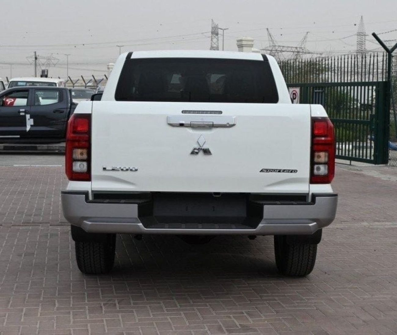 Mitsubishi L200 MITSUBISHI L200 GLS 2024 SPORTERO 2.4L DSL DCAB 4WD 6AT  SKU: N24ML25M  GLS Sportero Double Cab