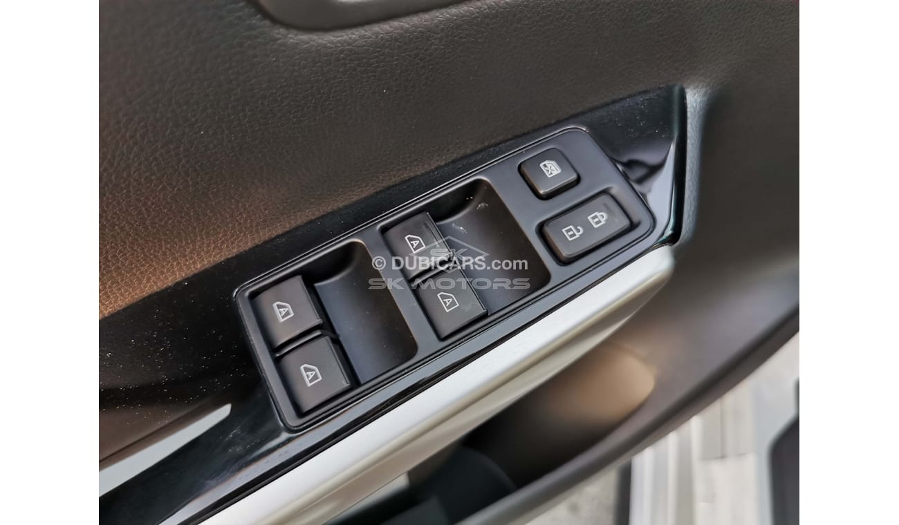 ميتسوبيشي مونتيرو 3.0L, 18" Rims, Driver Power Seat, Rear Door ON/OFF Switch, Leather Seats, Sunroof (CODE # MMO01)