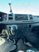 Toyota Hiace GL - Standard Roof 2.7L
