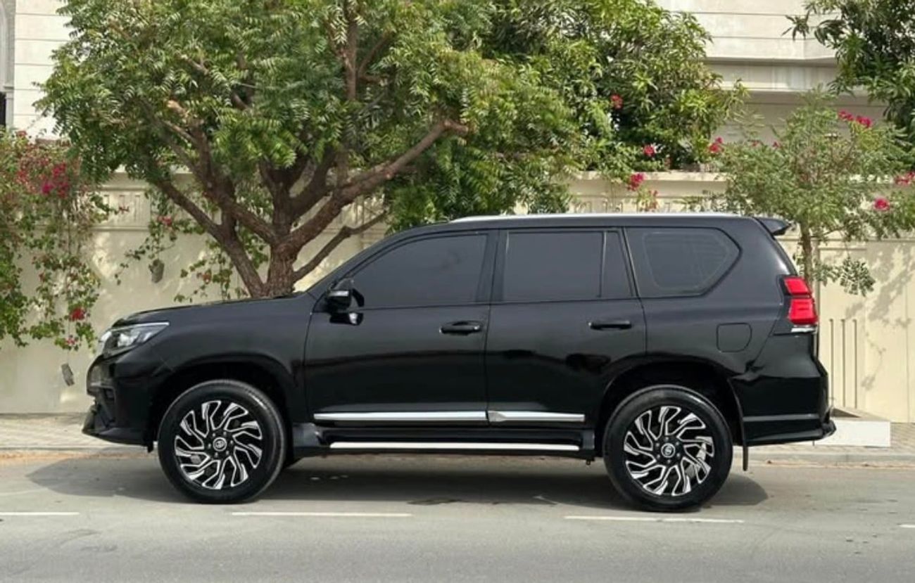 Toyota Prado 2023 Model VXR V4 2.7L Engine Full Option Very Clean And Perfect Condition