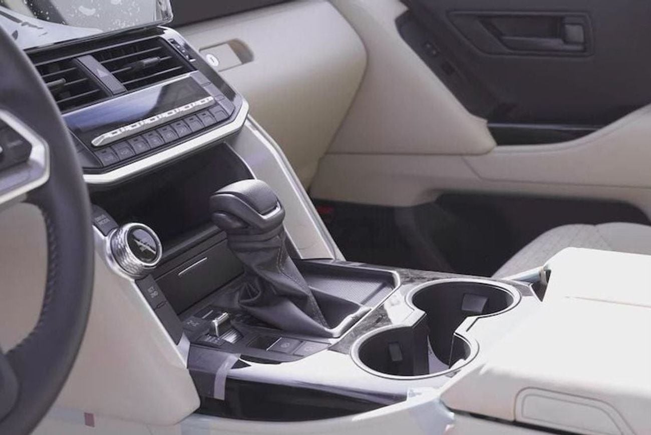 تويوتا لاند كروزر Toyota landcrusier GXR 3.5L petrol Twin turbo