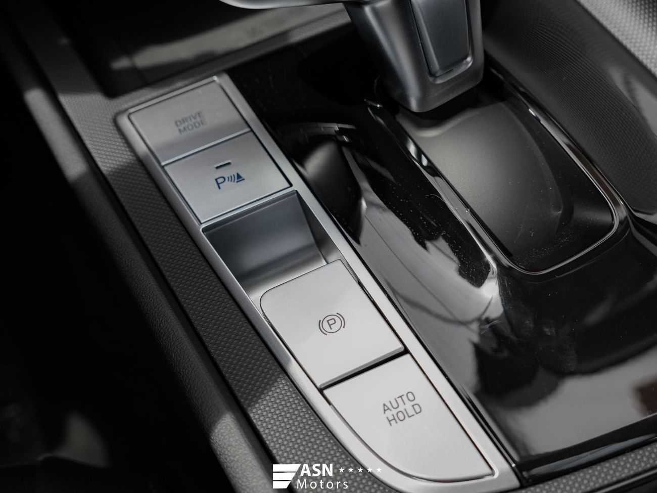 هيونداي إلانترا Lux Premium 1.5L 2025 (Export Price)