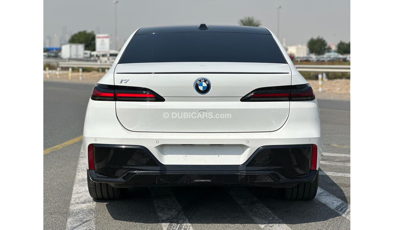 BMW i7 xDrive60 - MY 2023 - EUR SPEC - WHT_WHT - RANGE 590KM (LOCAL OFFER)