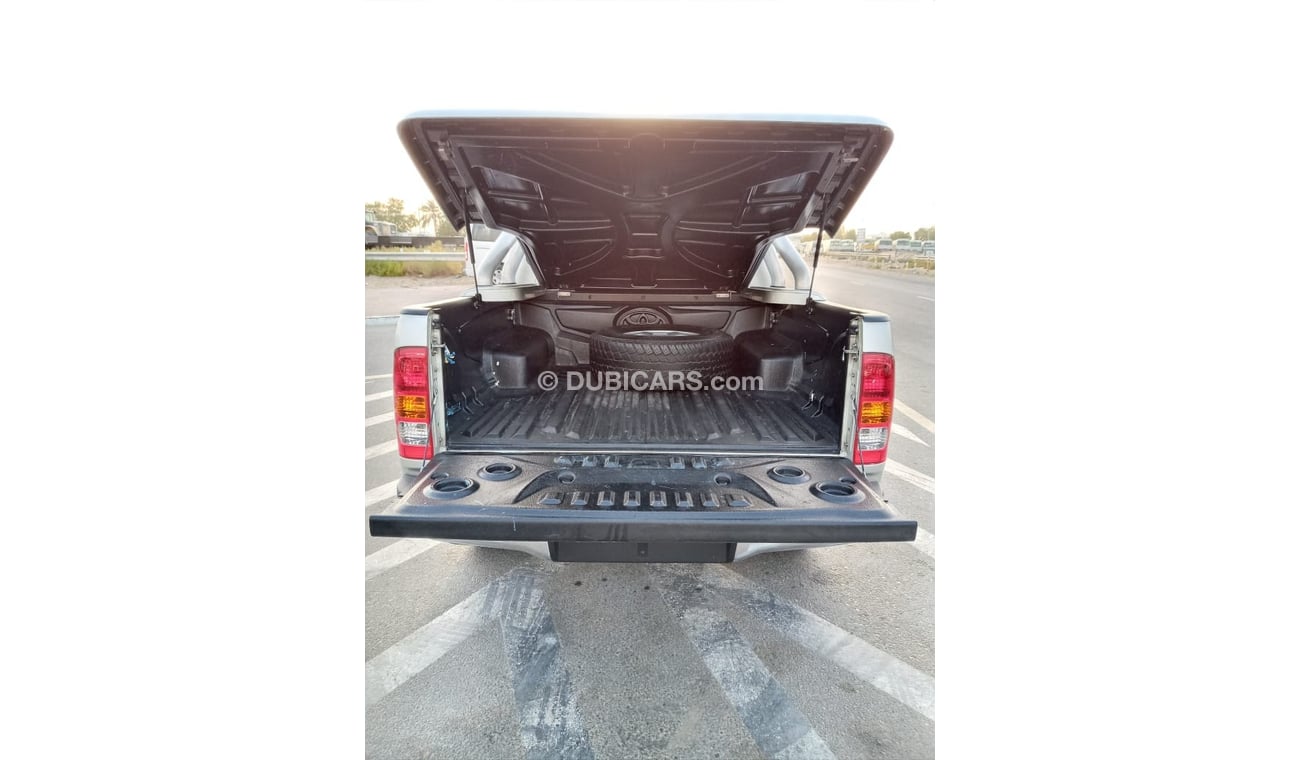 Toyota Hilux TOYOTA HILUX PICKUP MODEL 2010 COLOUR SILVER BOX BODY GOOD CONDITION ONLY FOR EXPORT
