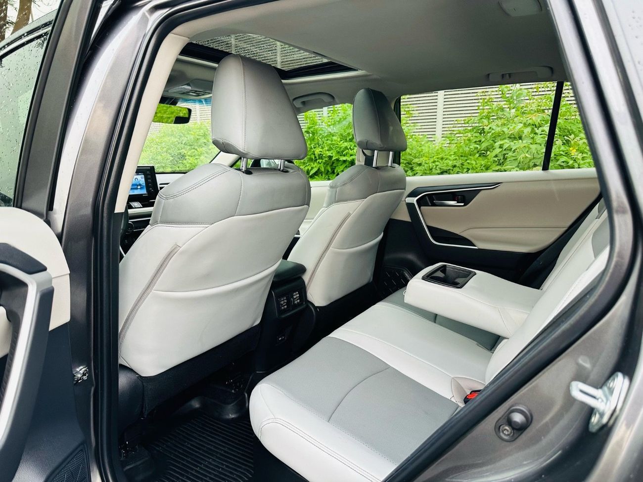 تويوتا راف ٤ 2022 Model XLE Hybrid 2.5L V4 Full Option Very Clean And Perfect condition