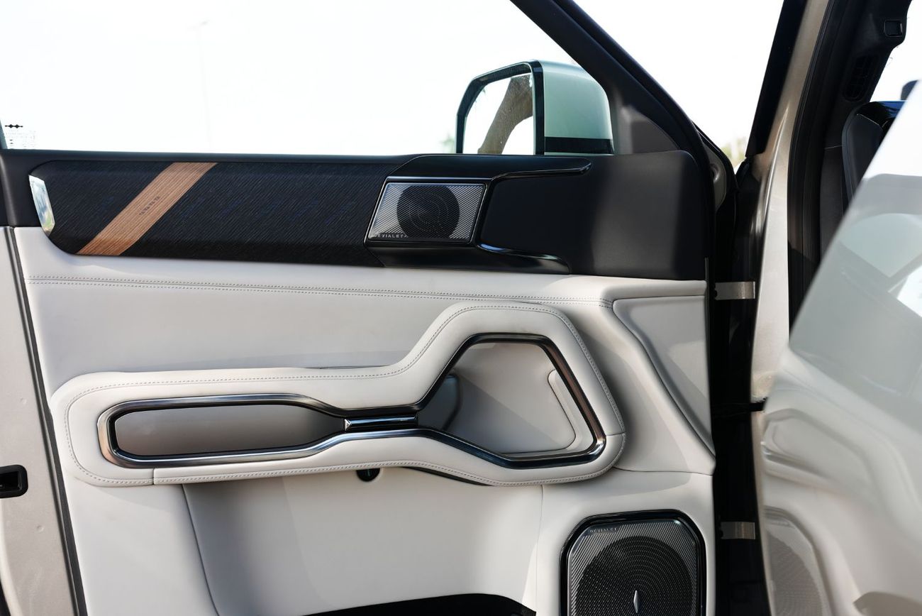 بي واي دي ليوبارد 8 2025 Leopard 8  NEW Flagship 5-seates AWD Gold in White 0Km