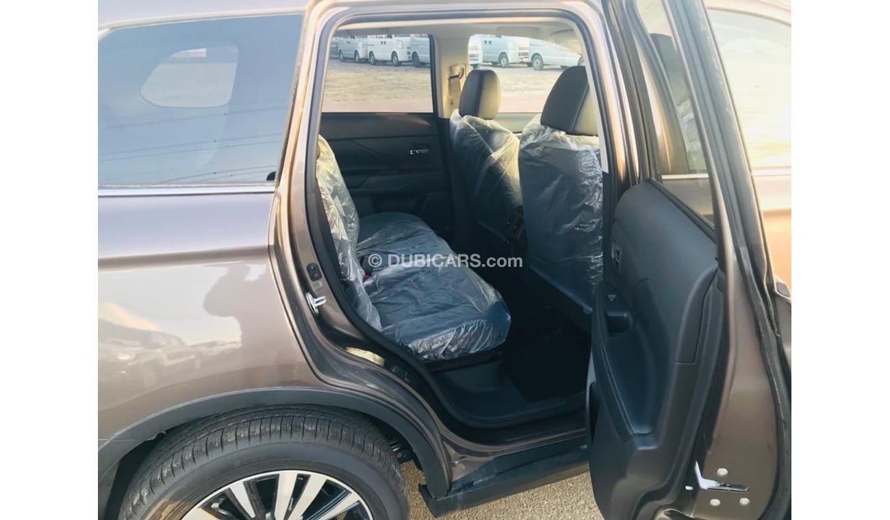 Mitsubishi Outlander MITSUBISHI OUTLANDER 4WD V4 /// 2019 MODEL /// FULL OPTION /// LEATHER SEAT , SUNROOF /// SPECIAL OF