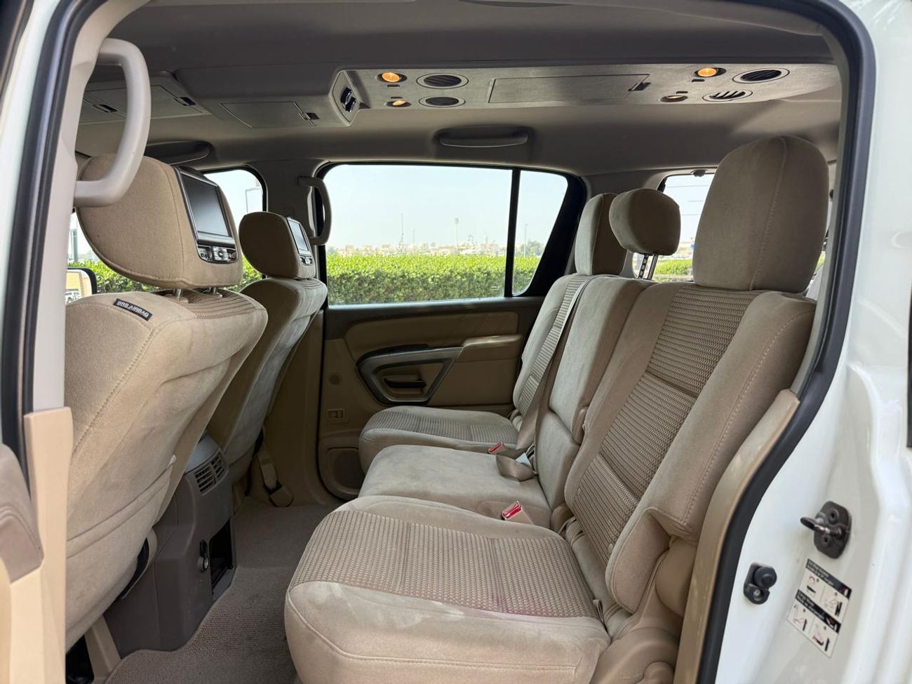 Nissan Armada SE 5.6L (317 HP)