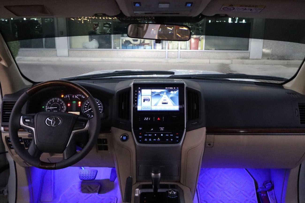 تويوتا لاند كروزر GXR 4.0L (271 HP) 4WD