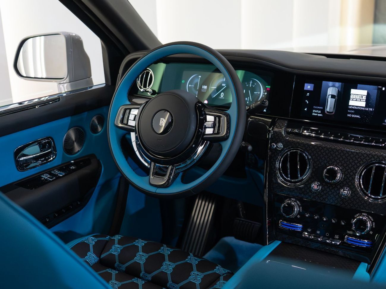 Rolls-Royce Cullinan - BESPOKE TWO-TONE | GUCCI INTERIOR | BRAND NEW | 2025 | BLACK BADGE EDITION | 0 KM | FULL OPTION