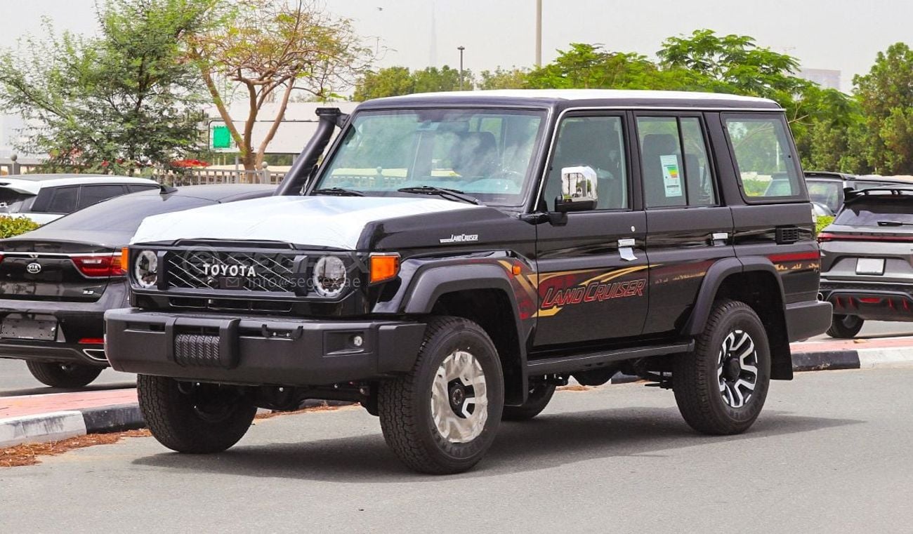 تويوتا لاند كروزر 70 Hardtop LC76 | 4.0L Petrol 4WD 6-Speed Automatic | 2026 Model | Ready for Export