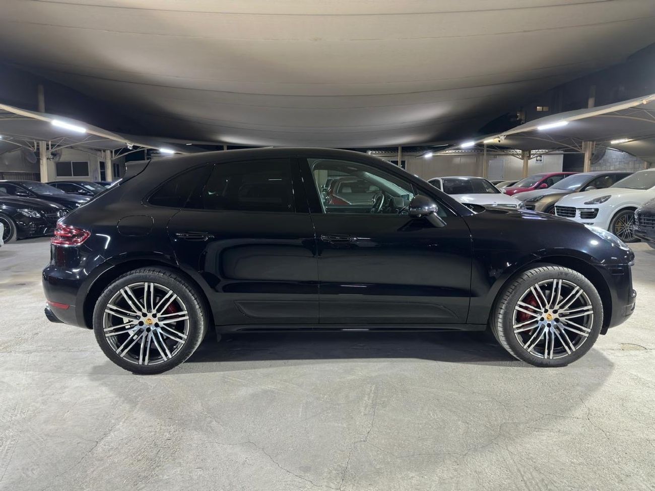 بورش ماكان GTS 3.0L (360 HP) PORSCHE MACAN GTS 2017 3.0 | SPORTS CHRONO PACKAGE | SPORTS EXHAUST SYSTEM | 21-IN