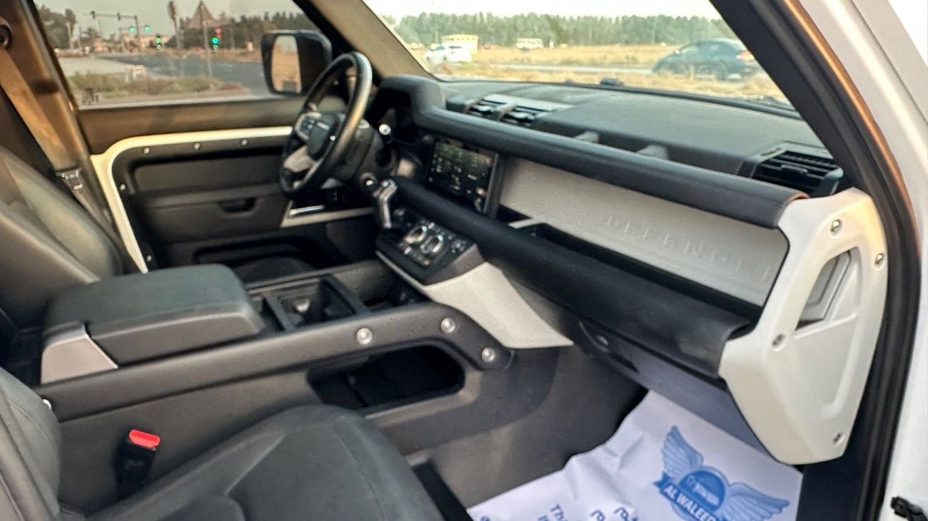Land Rover Defender 110 S P300