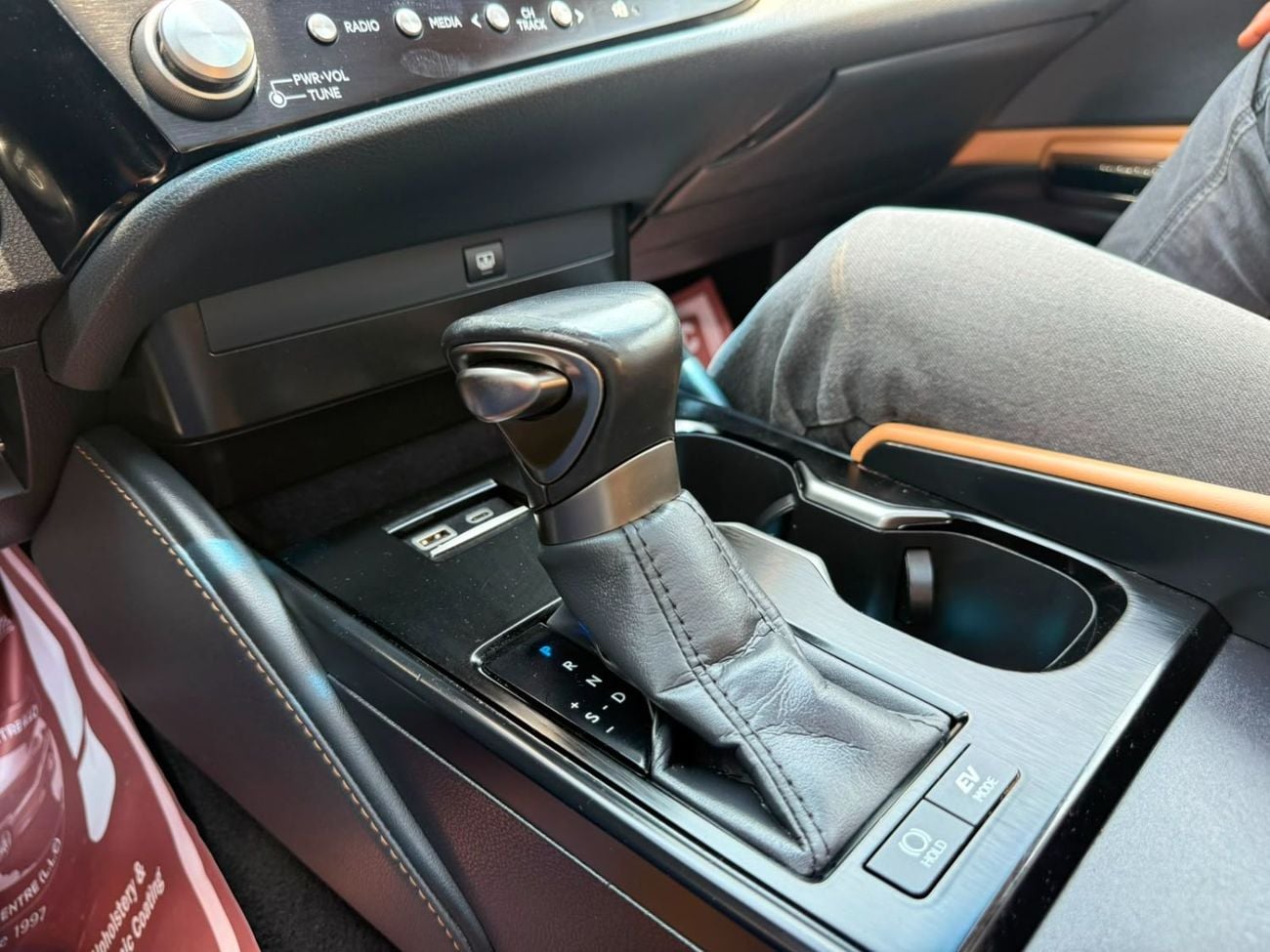 Lexus ES300h LEXUS ES 300 Hybrid 2.5L Premier Option 2023 Model