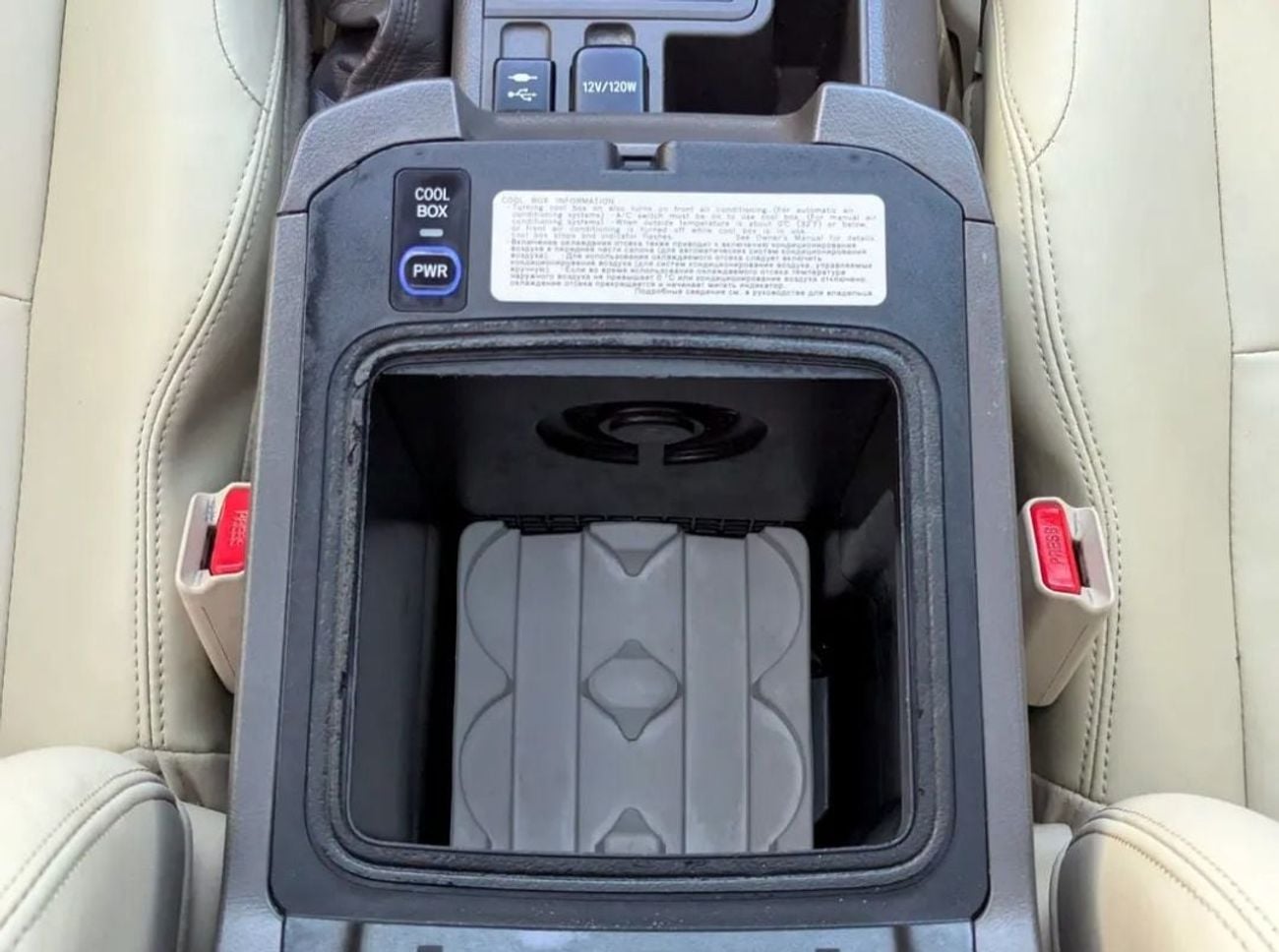 تويوتا برادو Toyota prado 2018Model VXR 4.0L v6 petrol Engine Colour White Transmission Automatic Interior.Begie