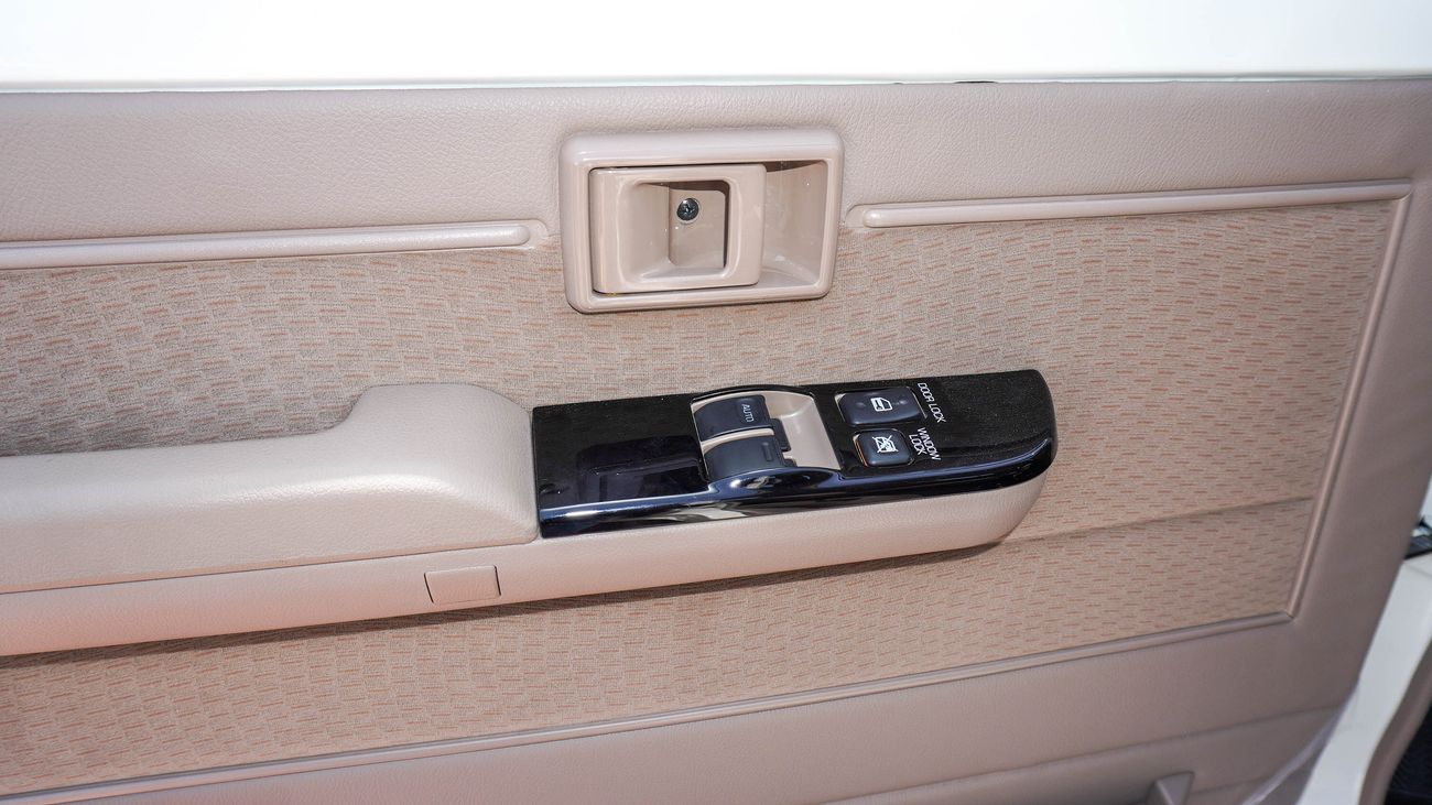 Toyota Land Cruiser Pick Up LX 4.0L V6 SINGLE CABIN M/T