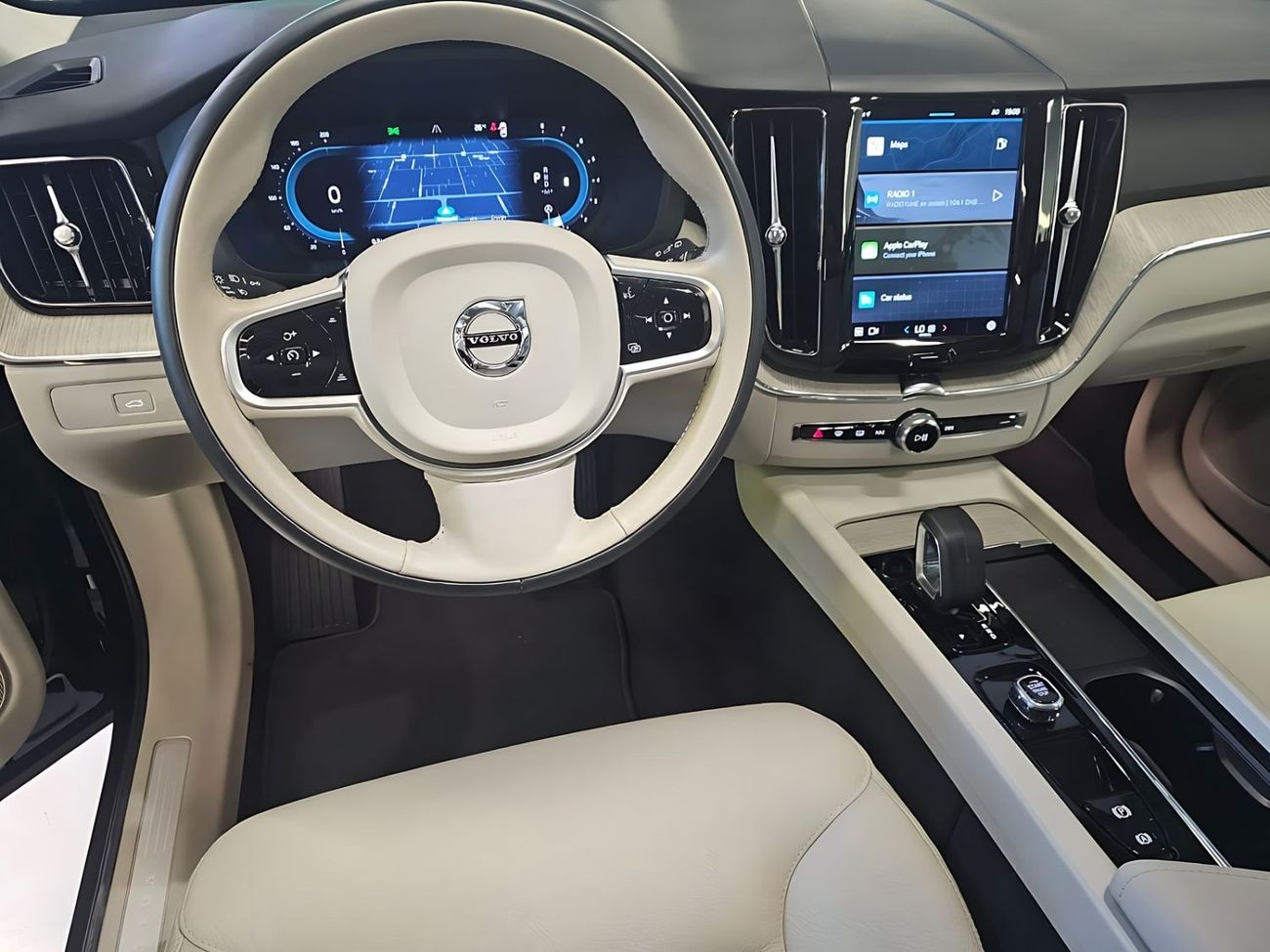 Volvo XC60 2023 Volvo XC60-B5 / GCC / Dealer warranty and service contract