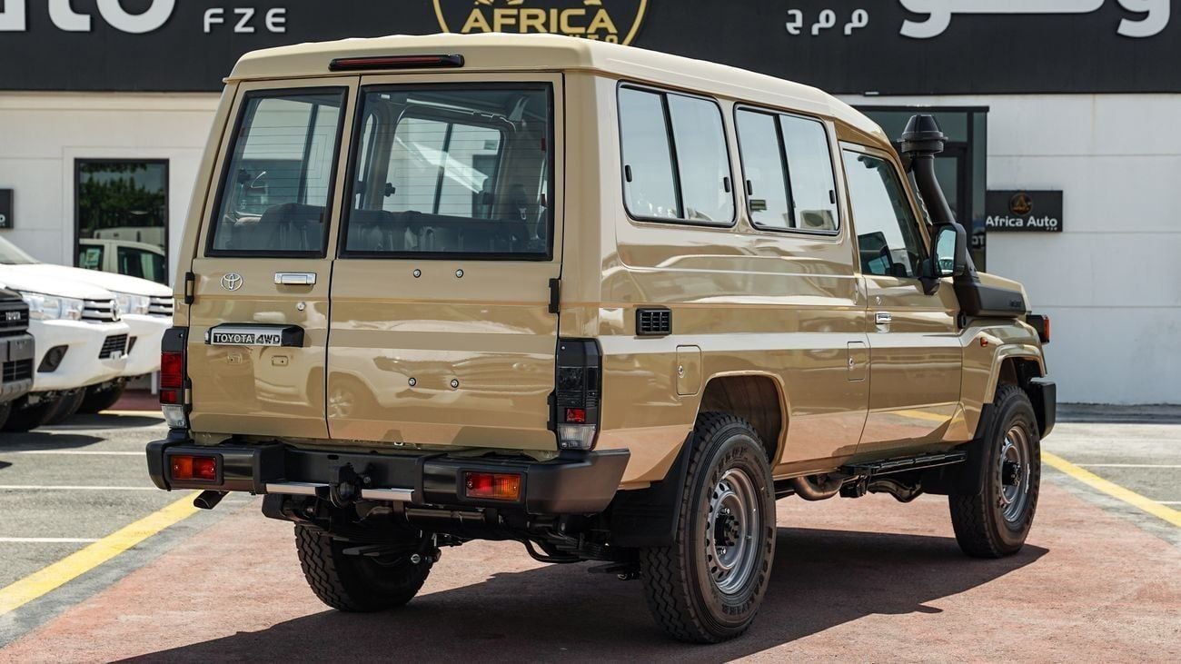 تويوتا لاند كروزر 70 LC 78 HARDTOP 2.8L AT