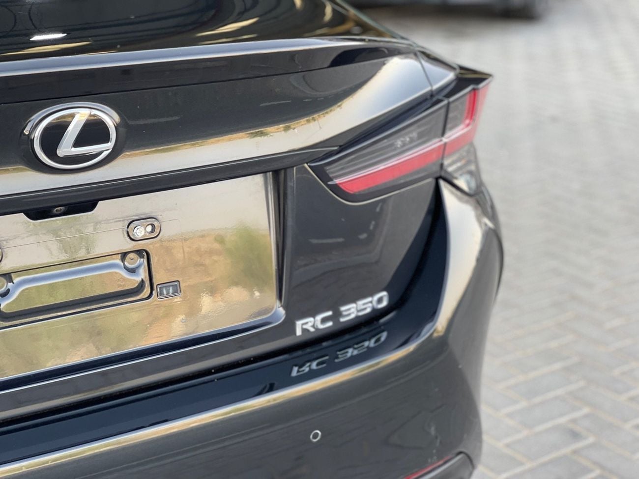 لكزس RC 350 F SPORT PLATINUM 3.5L V6 / SUNROOF / RADAR / REAR WHEEL DRIVE / BIG RIMS / COOLING AND HEATING SEATS